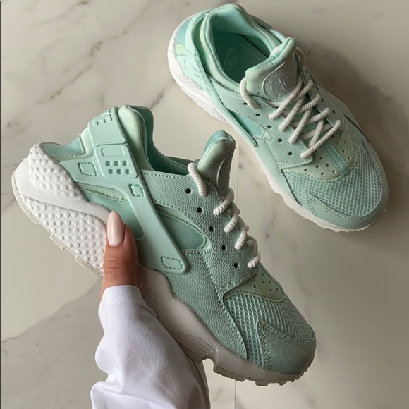 NWT Nike Air huarache run special edition - Picture 2 of 8